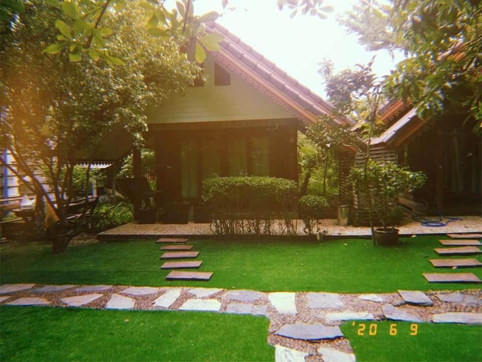 Resort Baan Mai Chai Khlong 암파와 외부 사진